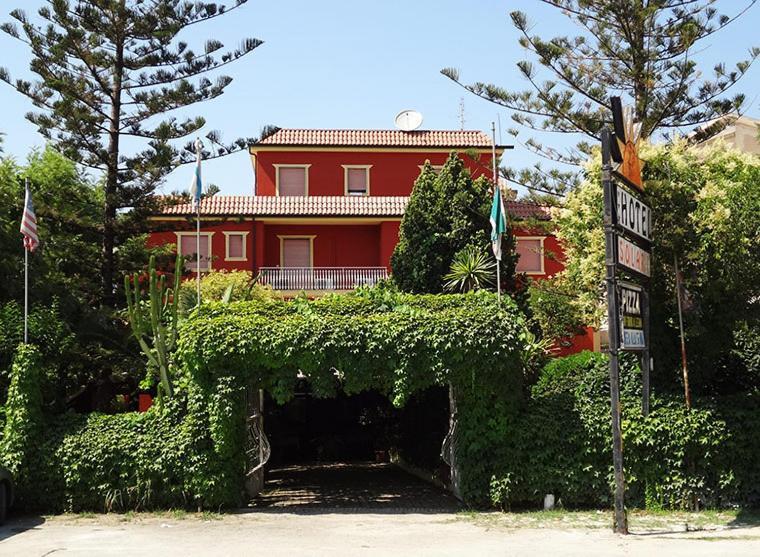 Hotel Ristorante Solari Briatico Exterior photo